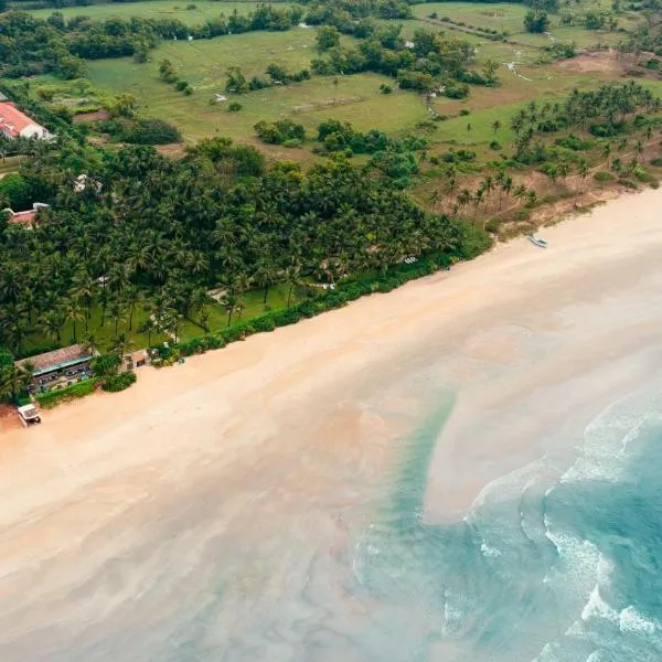 Planet Hollywood Beach Resort Goa, hótel í Utorda