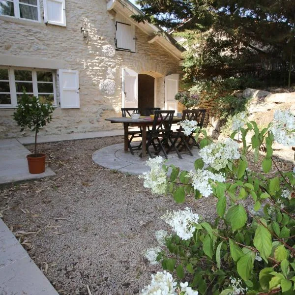 Siccieu - Au Clair de la Pierre, hotel in Siccieu-Saint-Julien-et-Carisieu