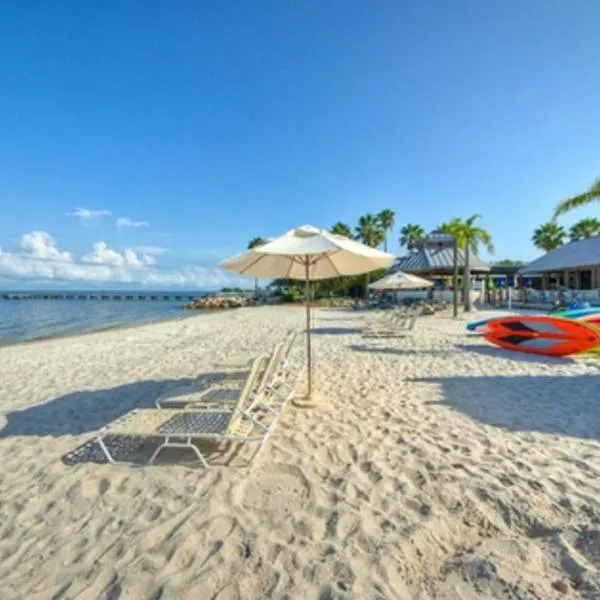 러스킨에 위치한 호텔 Charming one bedroom resort-style studio with pool and beach access