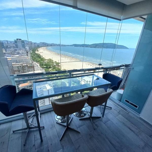 Condomínio de Luxo em Frente à Praia (novinho)