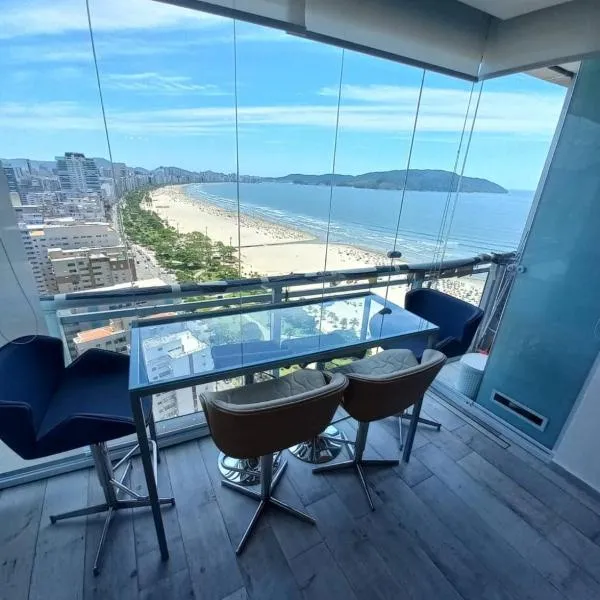 Condomínio de Luxo em Frente à Praia (novinho), хотел в Сантос