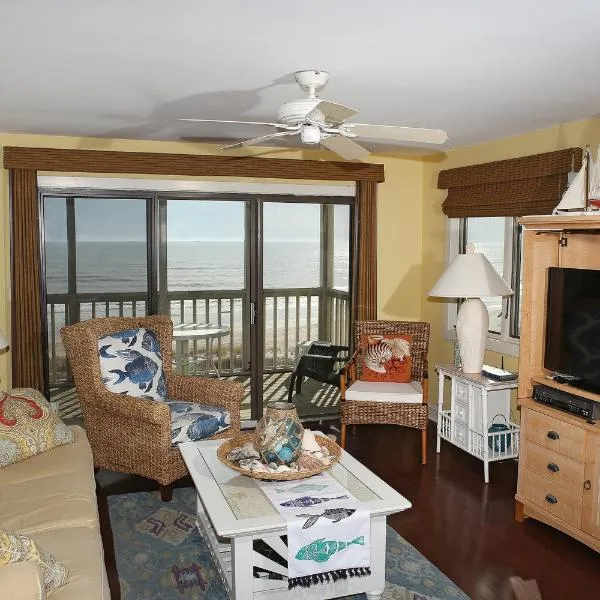 Breakers C-22, hotel in Pine Knoll Shores