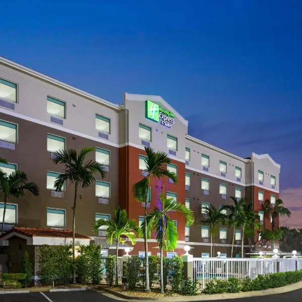 Holiday Inn Express & Suites Pembroke Pines-Sheridan St, an IHG Hotel, готель у місті Пемброк-Пайнс