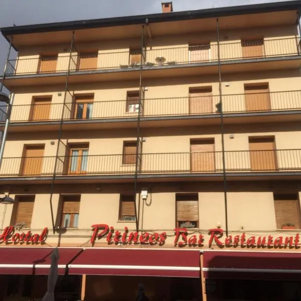 Viesnīca Hostal Pirineos Ainsa pilsētā Ainsa