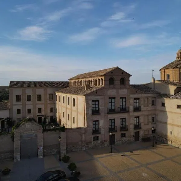 Casa Rural Palacio de Bureta, hotel in Pozuelo de Aragón