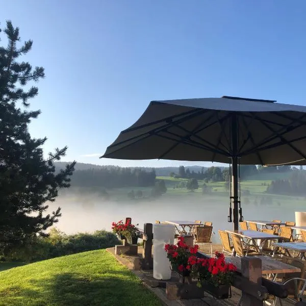 Domaine du Mont-Saint-Jean、レ・ルースのホテル