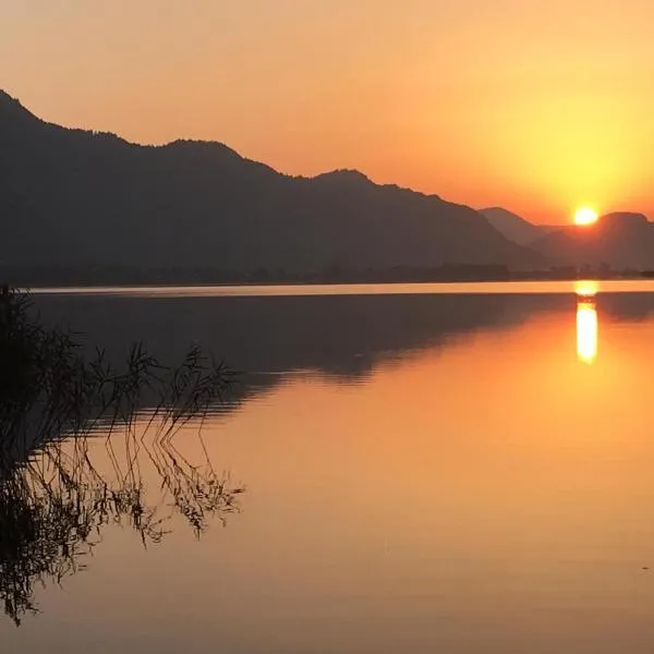 Gasthof Zur Post, hotel v mestu Ossiach