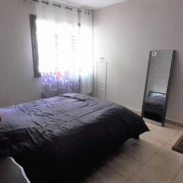 Chambre double Greg en colocation, hotel in Montpellier