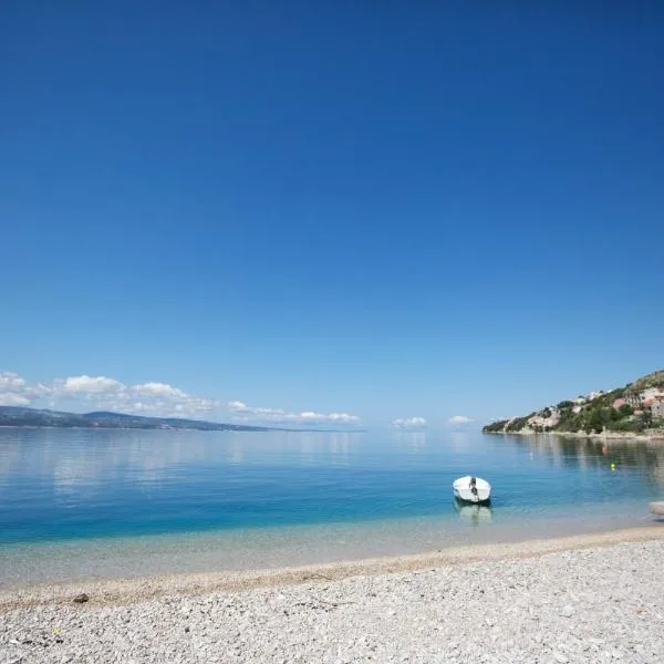 Cottage Holiday Home, hotel v Omiši