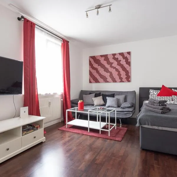 NEW ShalalaLiving Vienna - Lovenest or Workspace near Schönbrunn BG, hotell Viinis