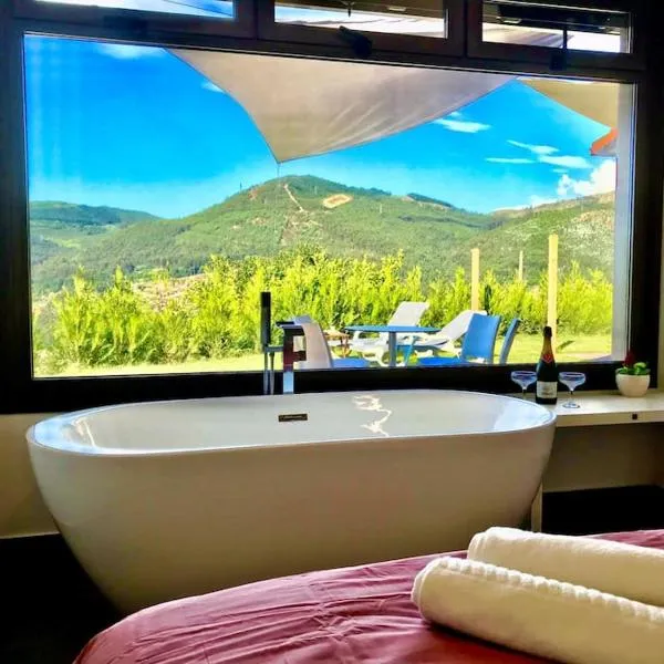 Casa nueva en Vigo Rural Mos con Jacuzzi y chimenea para ESCAPADA ROMANTICA, hotel in Pontevedra