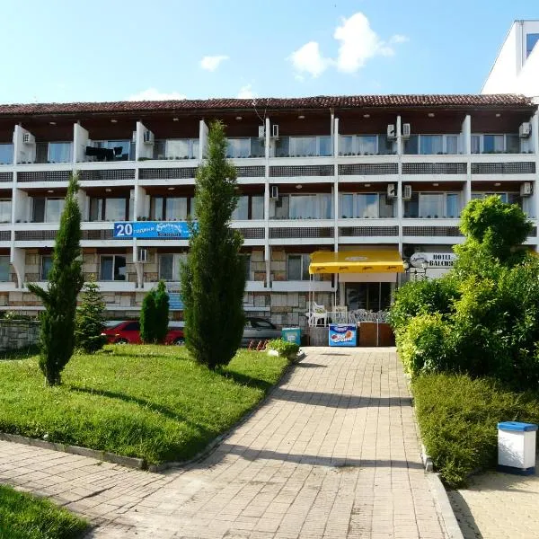 Family Hotel Balchik: Balçık'ta bir otel