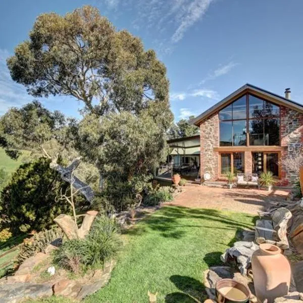 HighRoost Bed & Breakfast accomodation - rural escape、Red Creekのホテル