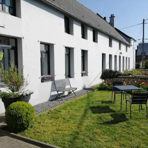La Ferme aux Charmes, hotel em Solre-le-Château