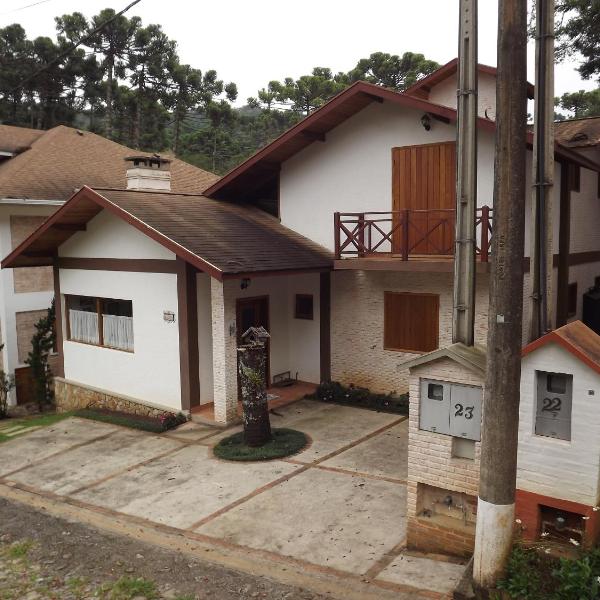 Casa MARAVILHOSA com 4 Suítes em Condomínio