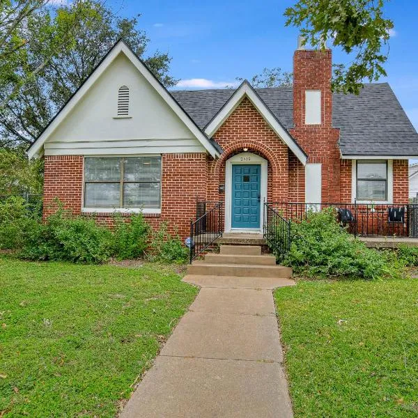 Classy 1927 Uptown Tudor 4 min to Magnolia, hotel in Waco
