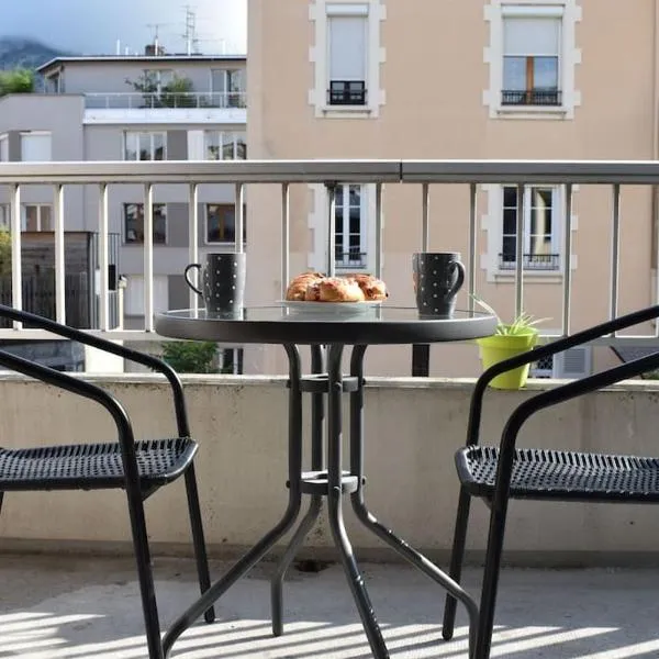 Studio Championnet, balcon, haut confort, hôtel à Grenoble
