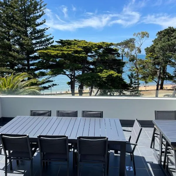 C-Scape Penthouse - Cowes beach front, hotel in Wimbledon Heights