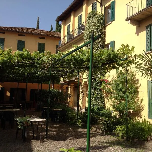 Albergo Giardinetto، فندق في بيلاجيو