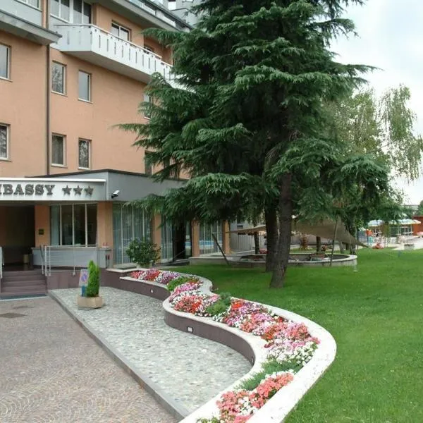 Hotel Embassy, отель в Перо