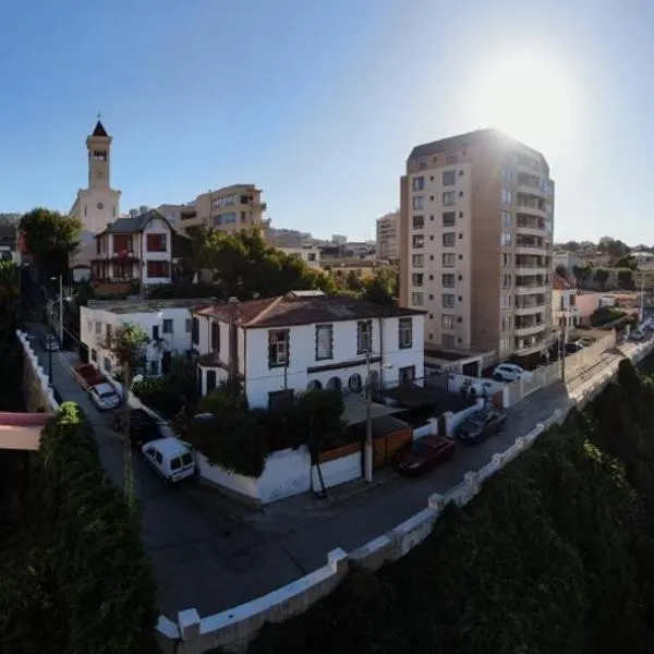 Hostal Tres casas, hotel v destinaci Viña del Mar