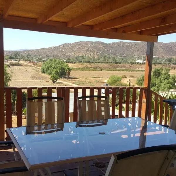 Casabellavista Home, and Bungalows, hotel in Valle de Guadalupe