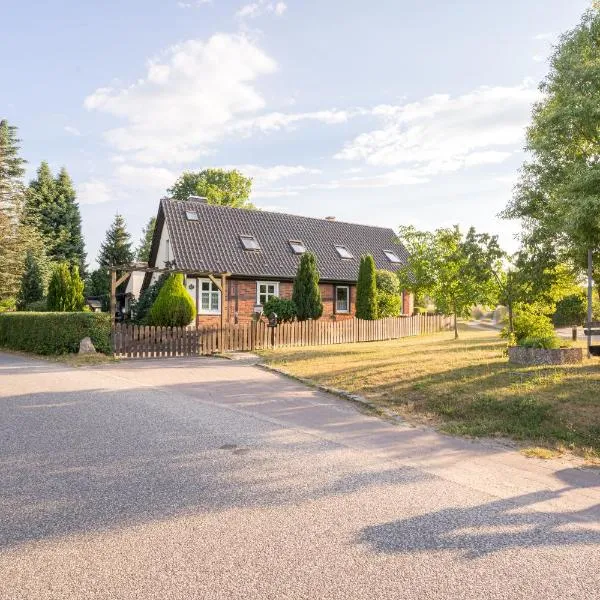 Ferienwohnung Schmidt in Altglobsow, khách sạn ở Großwoltersdorf