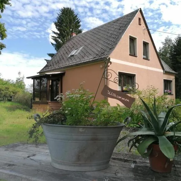 Ferienhaus BB2, hotel v destinaci Bad Brambach
