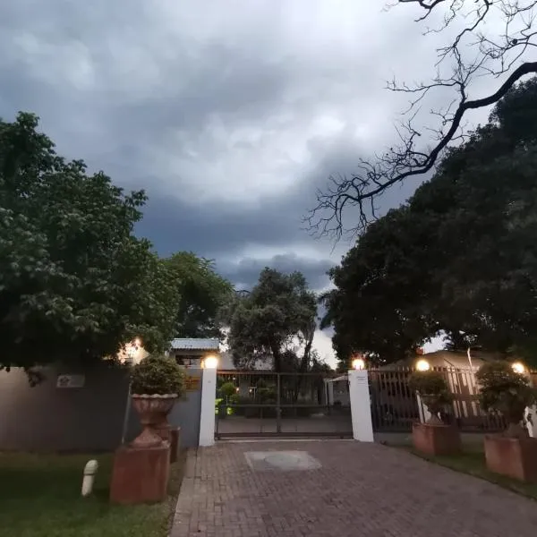 Bono Luxury Guesthouse, hotel a Rustenburg