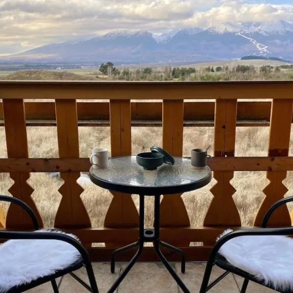 Apartment with beautiful view of High Tatras, hotel ve Velké Lomnici