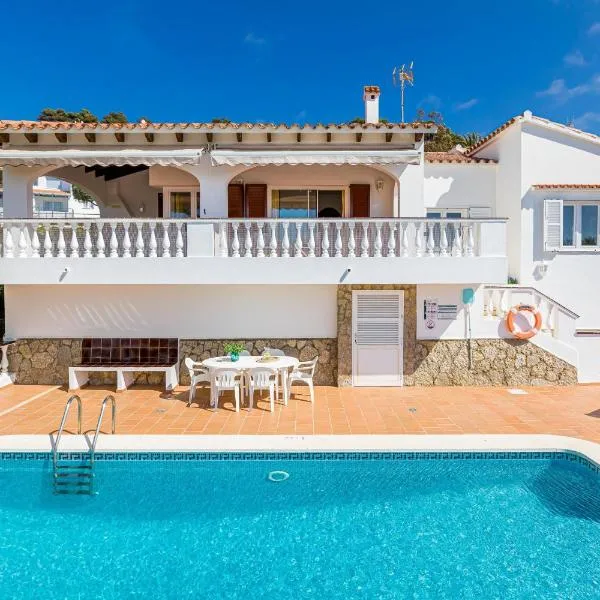 Villa Colors by Escape Home، فندق في الايور