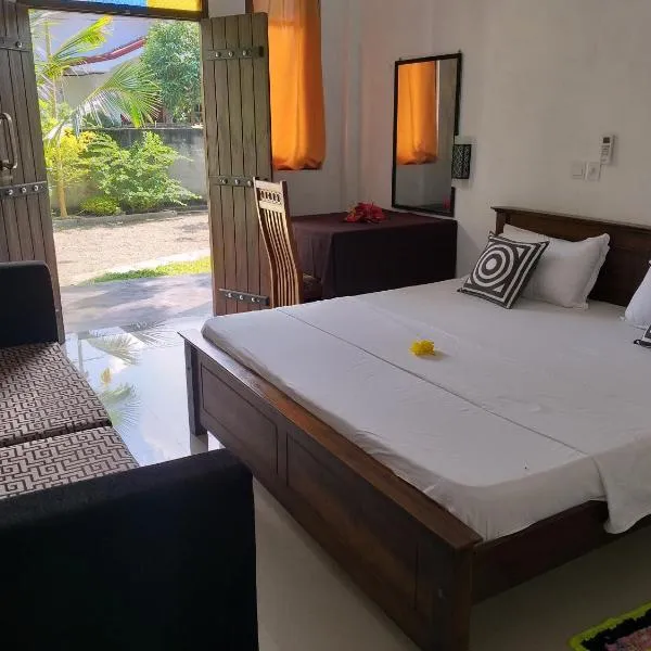 Villa Sunrise: Induruwa şehrinde bir otel