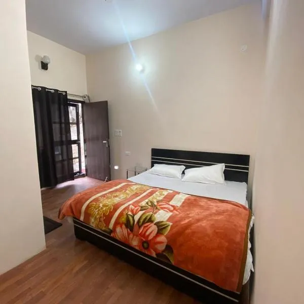 Chirag Homestay Kainchi, hotel di Nainital