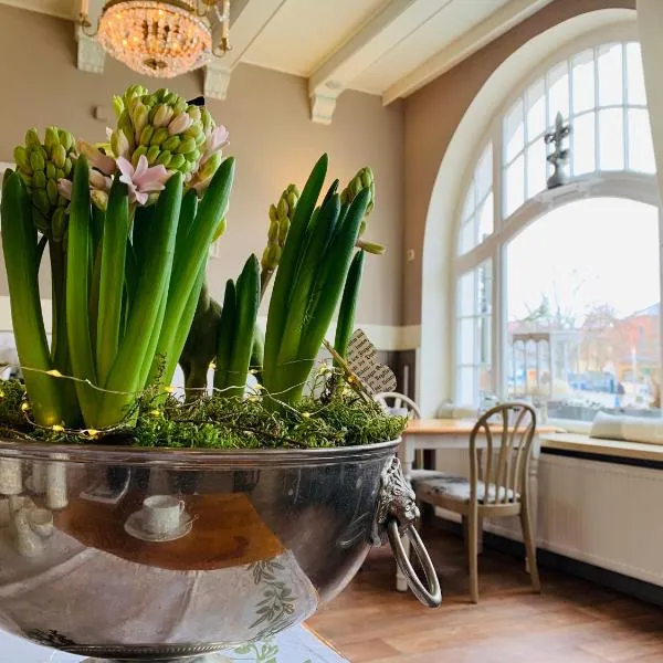 Zum weißen Haus, מלון בשוורין