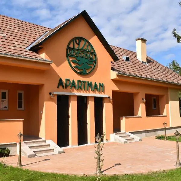 Százesztendős Révészház Apartman, hotel in Szigetmonostor
