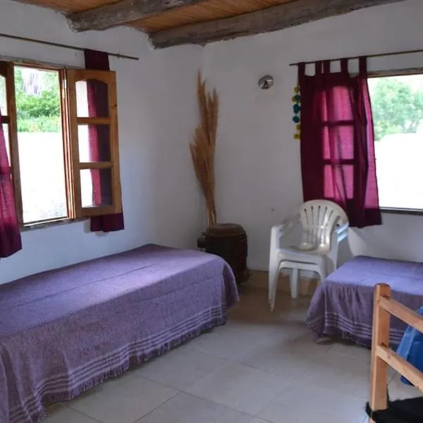 Cerro Amarillo, Cabaña de Juella, hotel in Tilcara