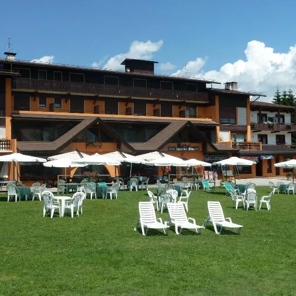 Albergo Miramonti Dependance, hotel in Asiago