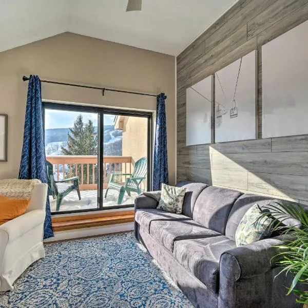 Steps to Ski Shuttle! Snow Mountain Village Condo, khách sạn ở Dover