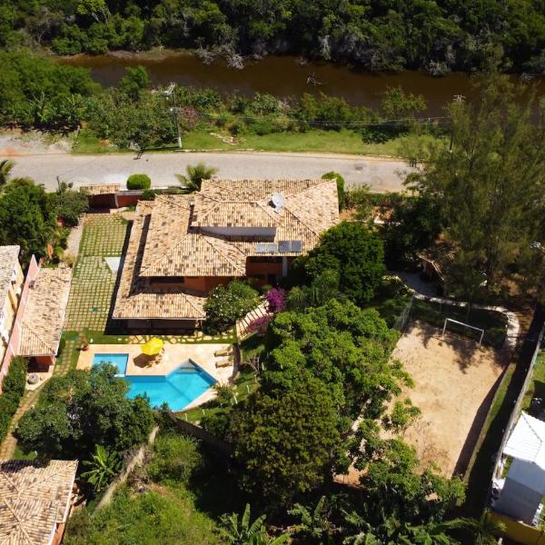 Belíssima Casa com extensa área externa - piscina, sauna, churrasqueira e campo de futebol - com 5 suítes e a 500 metros da Rua das Pedras - Foto 4