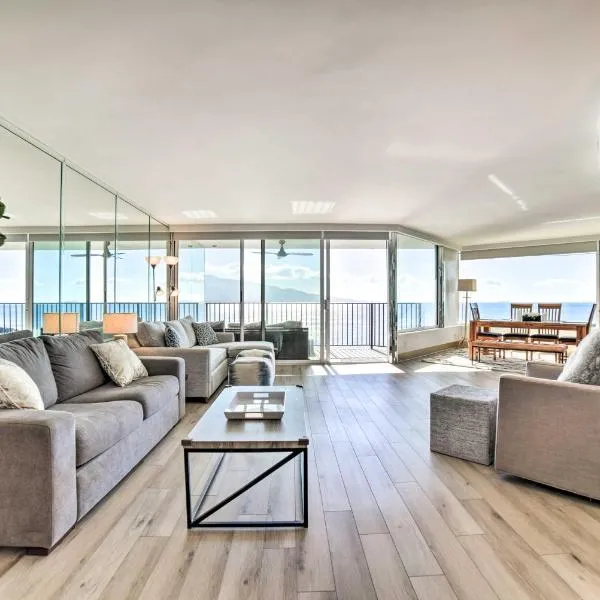 Luxurious Maui Getaway w/ Panoramic Ocean Views!, hotelli kohteessa Wailuku