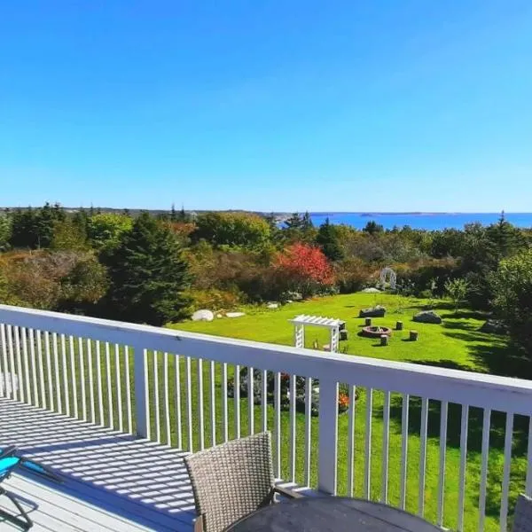 Sunrise Ocean vews Cottage!, hotel em Terence Bay