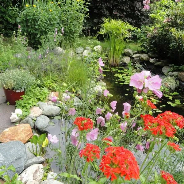 Ruhige Wohnung mit schönem Eigengarten in Seeboden am Millstättersee, hotel v destinaci Seeboden