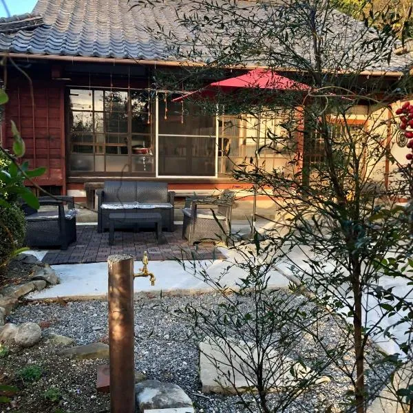 Kumano Winery Guest House, хотел в Танабе