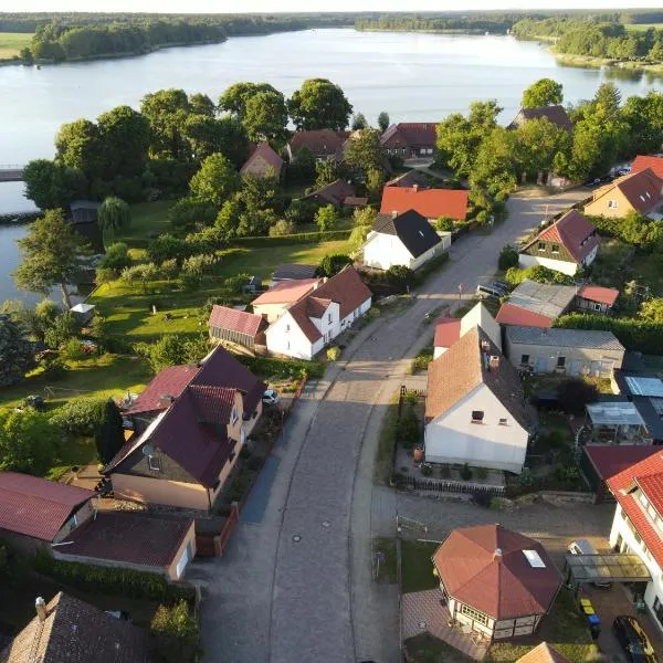 Ferienwohnung Priepert, hotel em Strasen