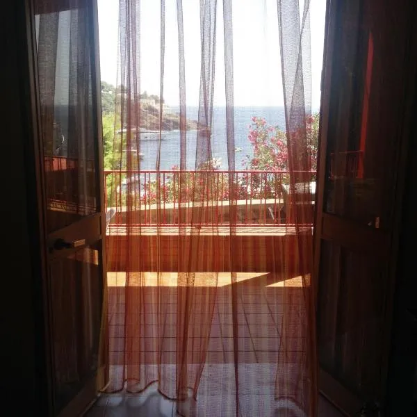 Fronte del Porto, hotel a Ustica