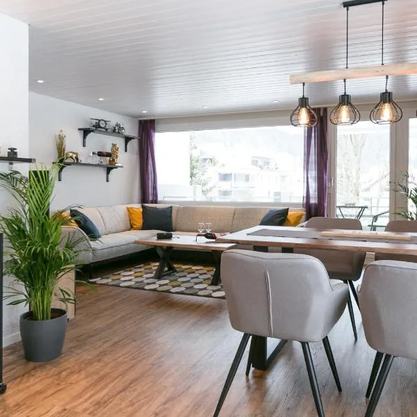 Spirit Apartments - Balkon - Bergsicht - Parkplatz, hotel in Engelberg