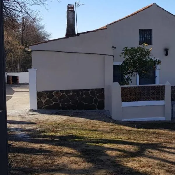 Casa Rural Santa Clara, hotel in Seville