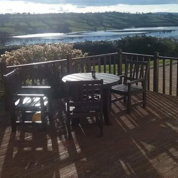SHALOM - IN THE HEART OF THE LAKES, hotel v destinaci Arvagh