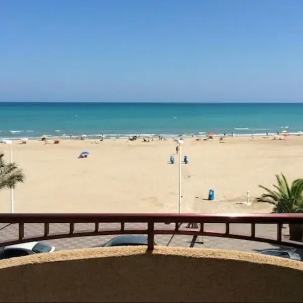 Apartamento de capricho 1ª línea de playa, hotel in Puerto de Sagunto