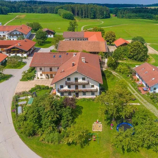 Gilg-Kräuterhof, hotel in Schnaitsee